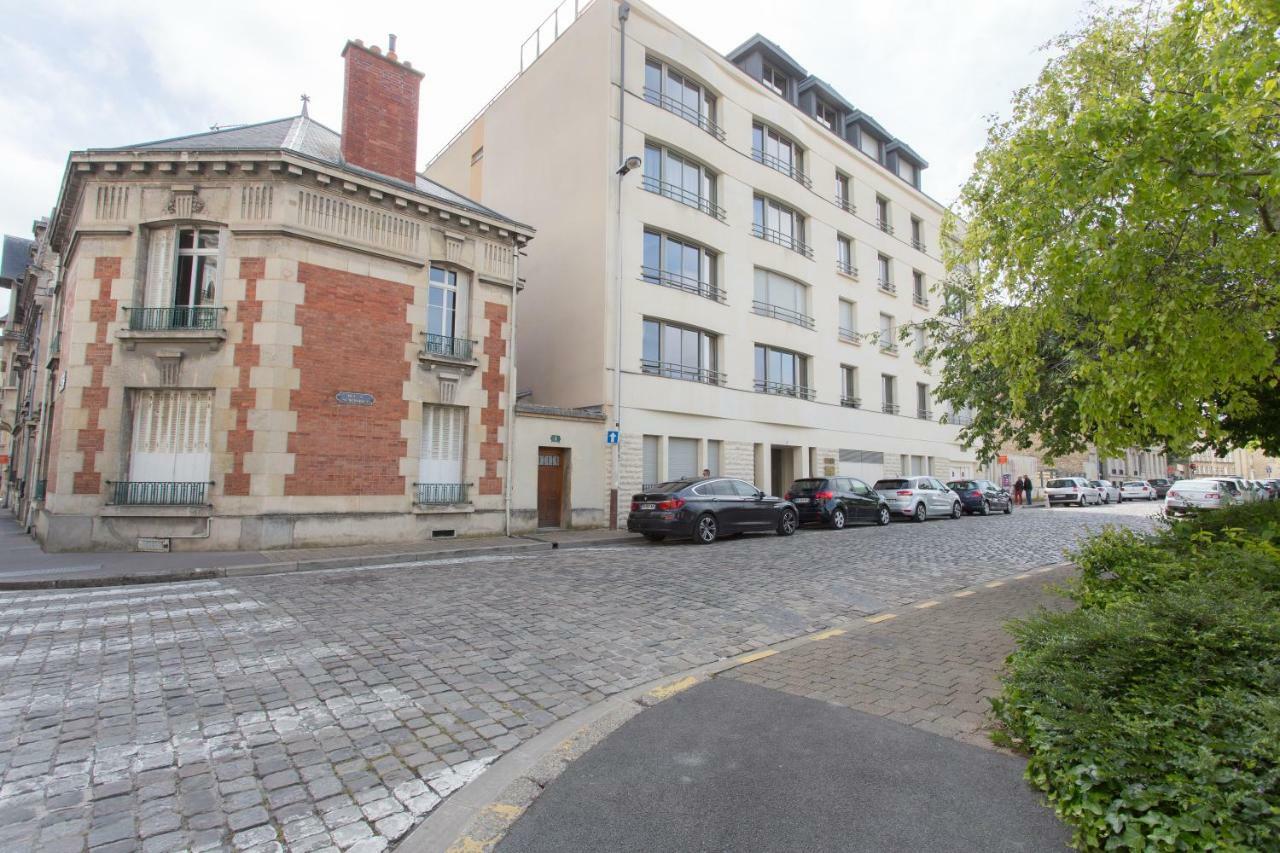 In Front Of Cathederal ! Apartment Reims Exterior photo